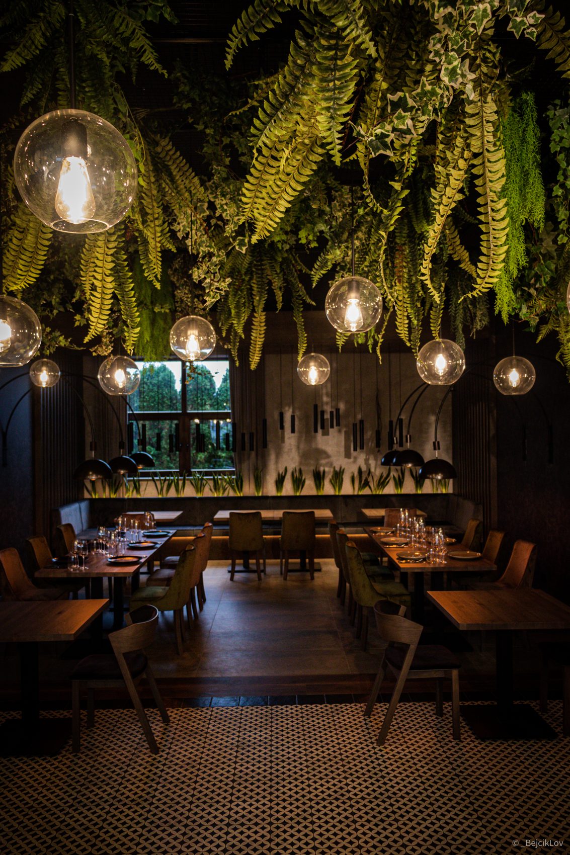 Sala restauracji Euforia w Myślenicach przygotowana na przyjęcie okolicznościowe